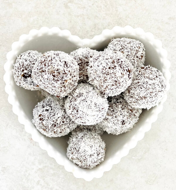 4 ingredients Ayurvedic bliss balls recipe