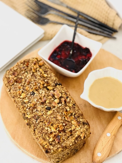 Delicious and easy to make vegan banana and oats bread